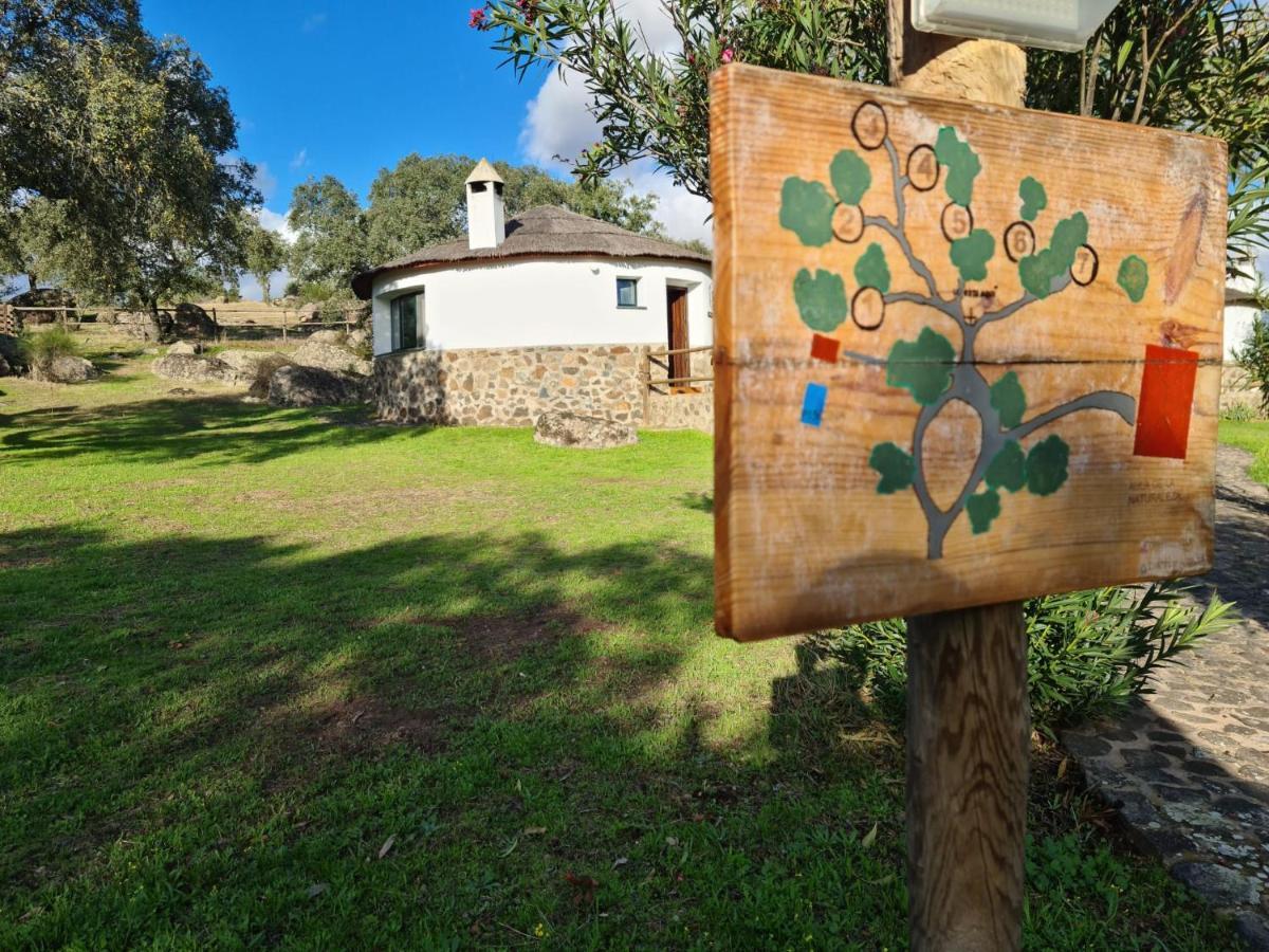 Chozos De La Dehesa Aparthotel La Roca de la Sierra Exterior photo