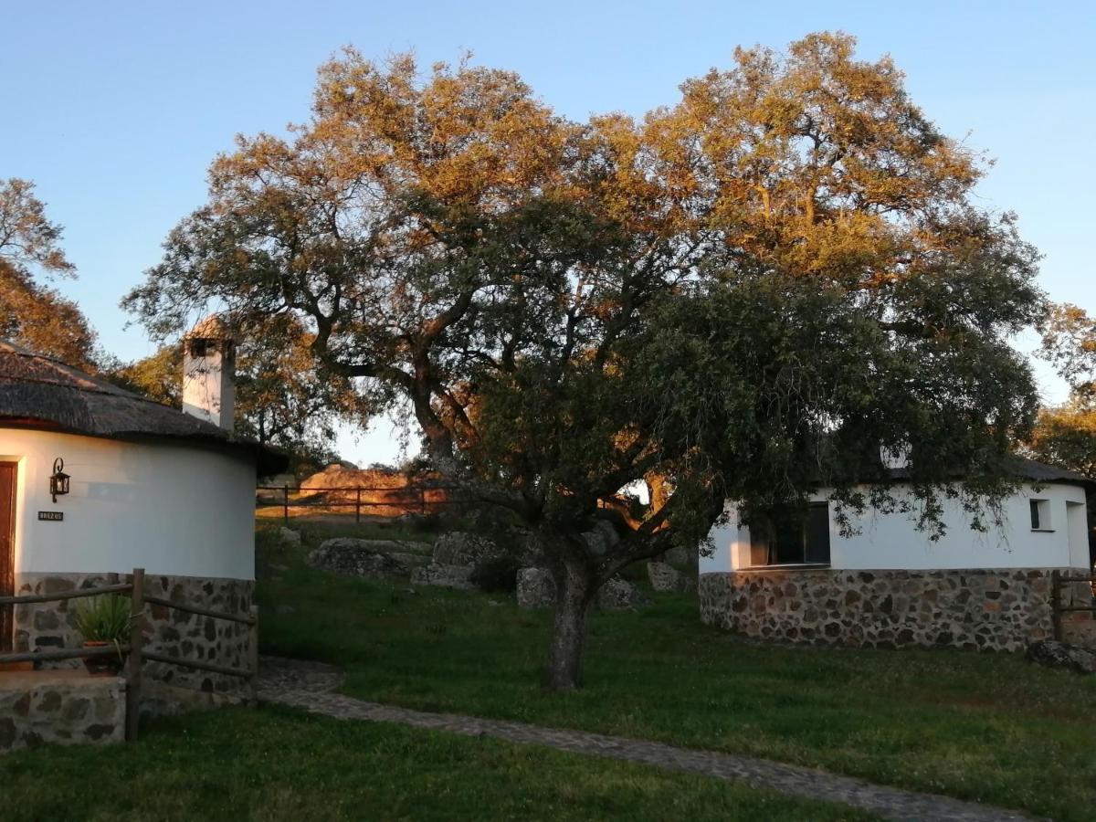 Chozos De La Dehesa Aparthotel La Roca de la Sierra Exterior photo